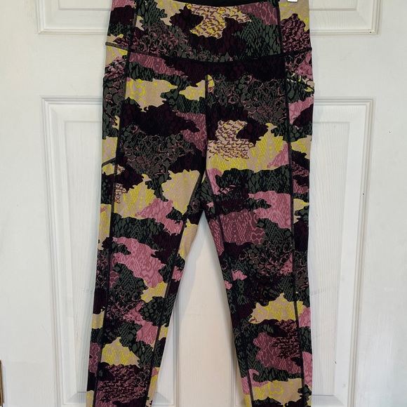 Calvin Klein Performance Pants - Calvin Klein Size Medium Camouflage Patterned Leggings